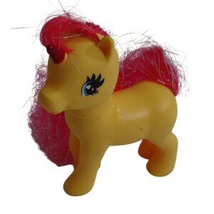 Gi-Go Wonder Pony Land Yellow Toy Unicorn Figure Red/Pink Hair Cloud NO MOON